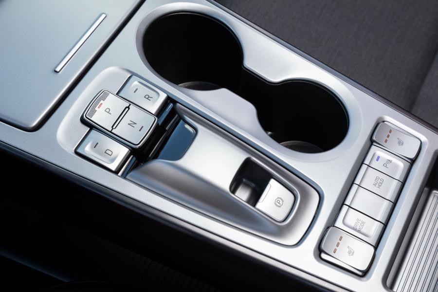 Детали интерьера Hyundai Kona Electric 2018 года  (WW) (фото 44 из 48)